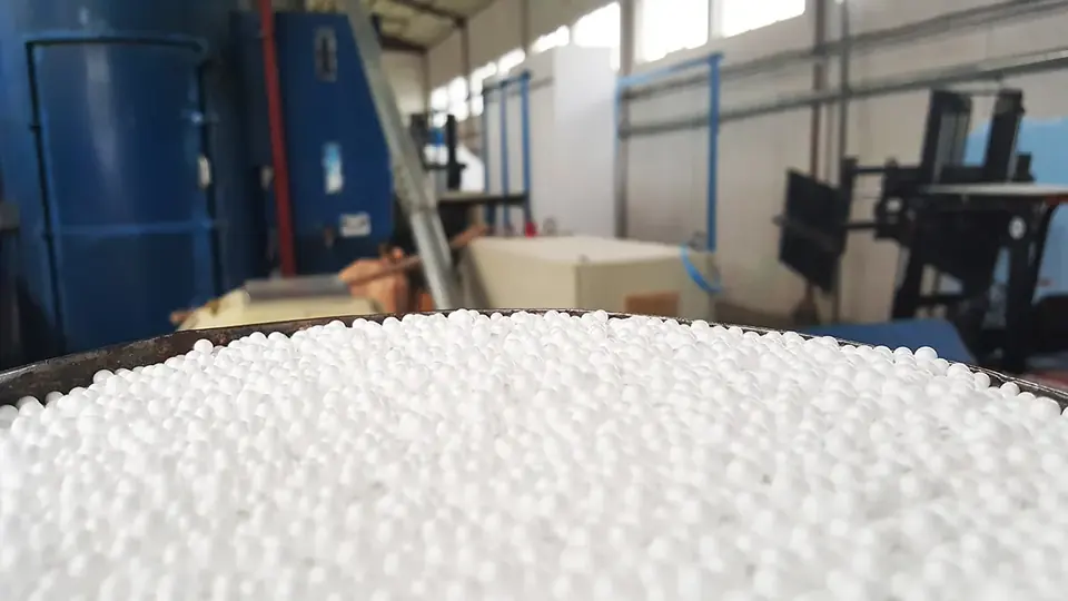 Granula EPS gjatë procesit të prodhimit